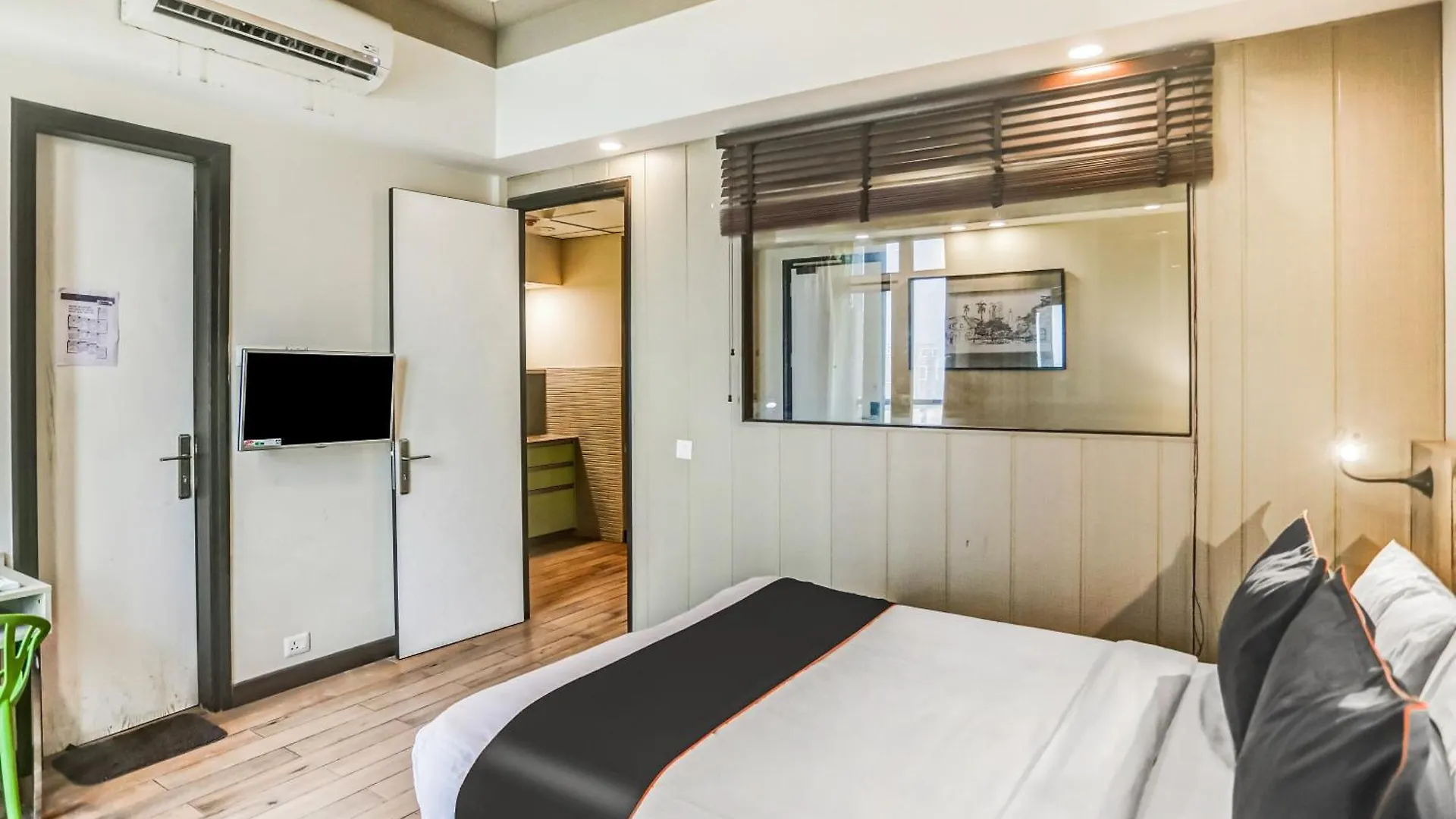 Collection O Limewood Stay Gurgaon Hotel